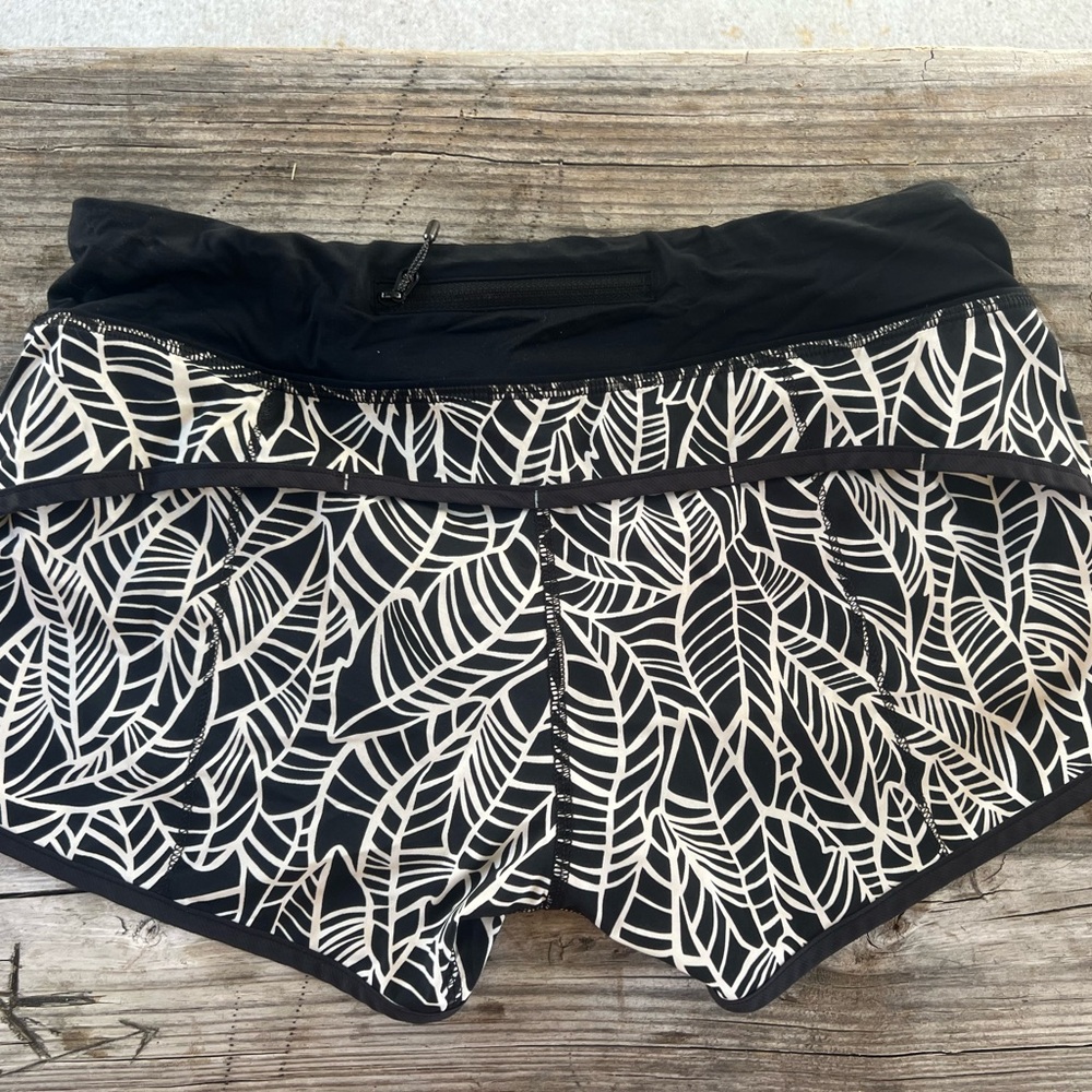 Black and White Leaf Print Women's Shorts